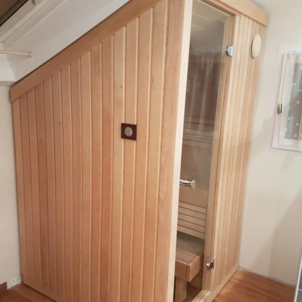 löyly sauna France lambris sauna 15x90 STP pose verticale éclairage sauna